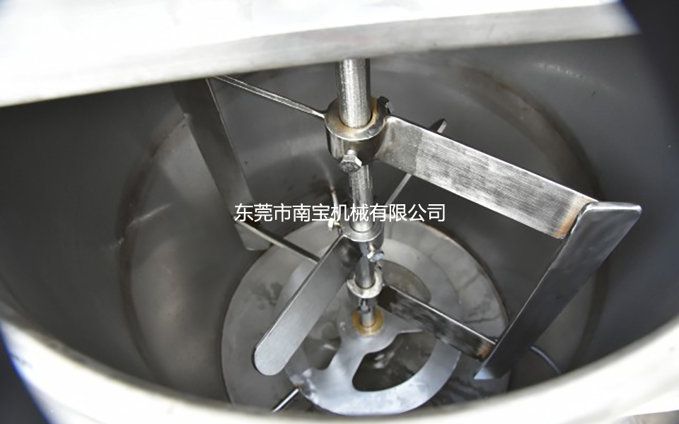 保溫料桶內構